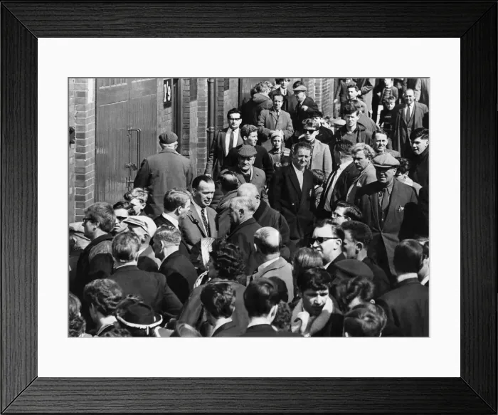 Framed Print : Sacked Manchester City manager George Poyser at Blackpool v. Arsenal game Framed Print : Sacked Manchester City manager George Poyser at Blackpool v. Arsenal game