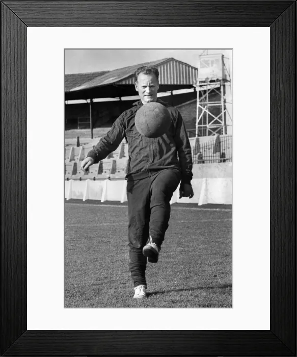Framed Print : Footballer Tom Finney. August 1963 P005205 Framed Print : Footballer Tom Finney. August 1963 P005205