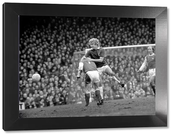 F. A. Cup: Arsenal v. Leicester City. Cross of City holds Kidd of Arsenal