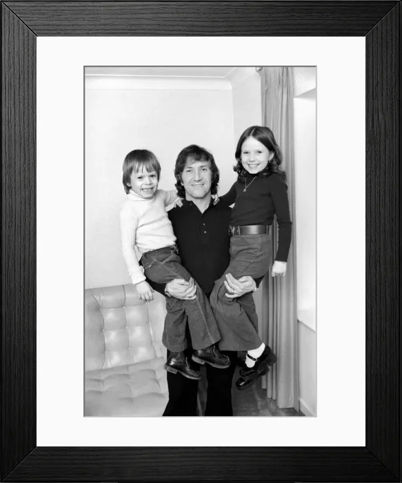Framed Print : George Armstrong Arsenal F. C. January 1975 75-00605-003