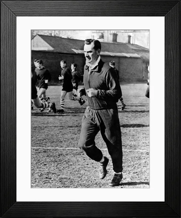 Framed Print : Newcastle footballer Jackie Milburn. P007061 Framed Print : Newcastle footballer Jackie Milburn. P007061