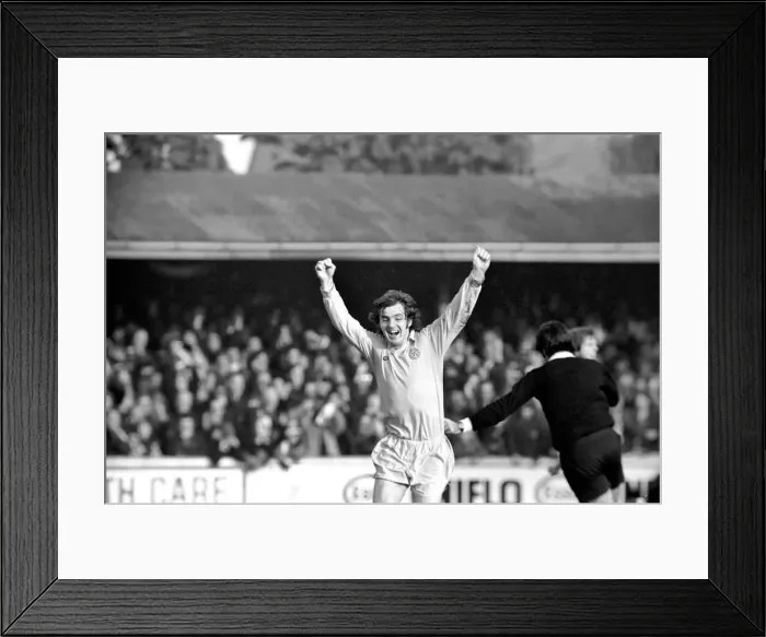Framed Print : Football: Oxford United vs. Manchester United. Oxford UnitedIs player Clarke after