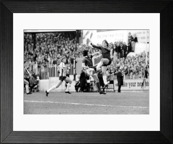 Framed Print : Football: Southampton vs. Manchester United. February 1975 75-00765-036