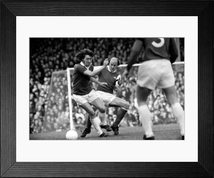 Framed Print : English League Division One match at Highbury Arsenal 0 v Everton 2 Framed Print : English League Division One match at Highbury Arsenal 0 v Everton 2