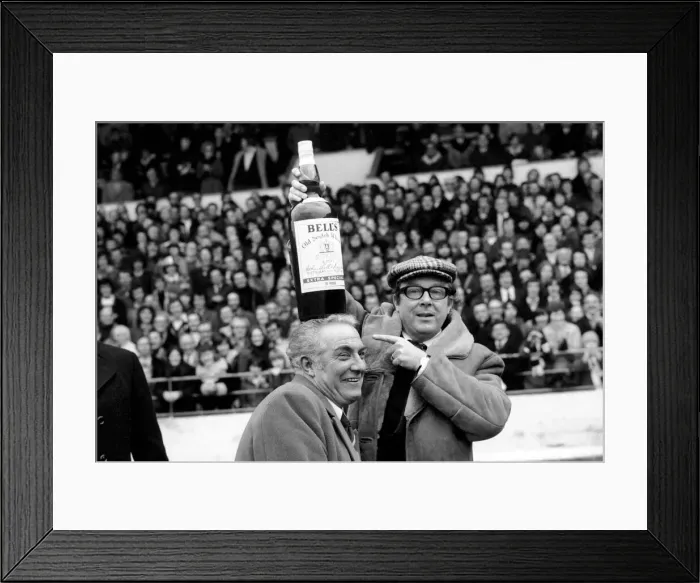 Framed Print : Football. Luton F. C. vs. Chelsea F. C. Harry Haslam has his manager of month Scotch