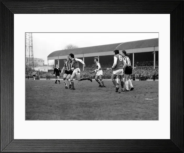Framed Print : English FA Cup Third round match. Notts County 0 v Arsenal 1 Framed Print : English FA Cup Third round match. Notts County 0 v Arsenal 1