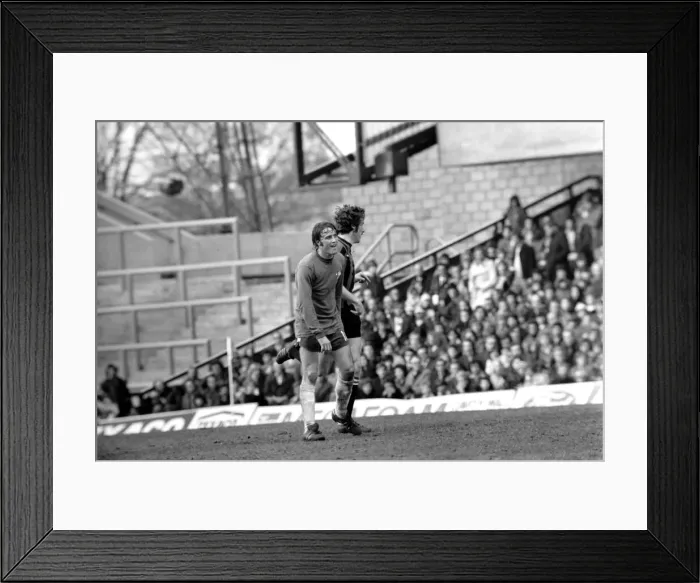 Framed Print : Sport Football Division One Chelsea v Manchester City 1974 / 75 Season Framed Print : Sport Football Division One Chelsea v Manchester City 1974 / 75 Season