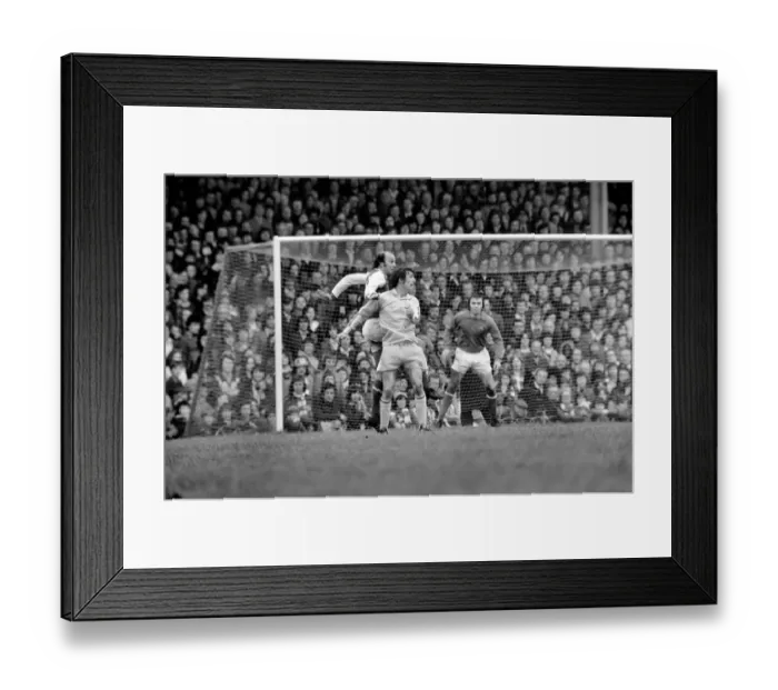 Framed Print : Division One Football Arsenal v Leeds United 1974 / 75 Season Framed Print : Division One Football Arsenal v Leeds United 1974 / 75 Season
