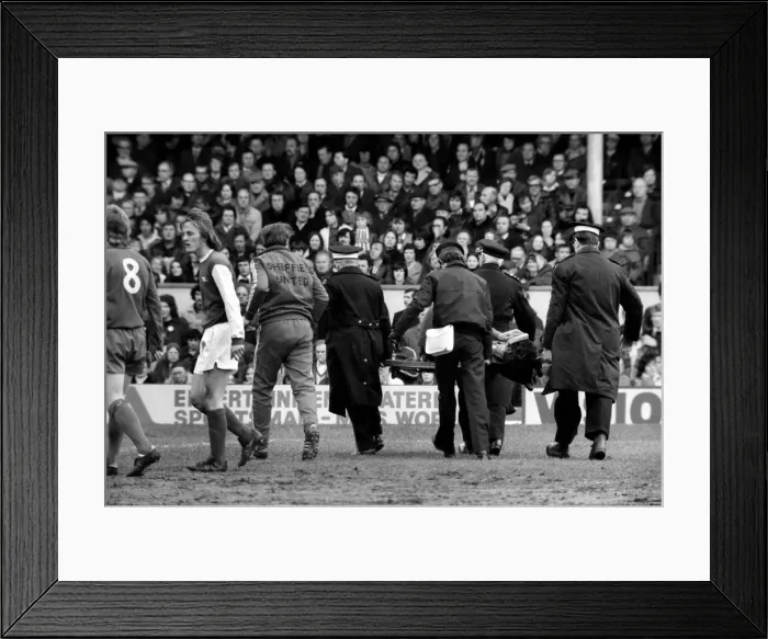 Framed Print : Sport Football Arsenal v Sheffield United 1974 / 75 Season Framed Print : Sport Football Arsenal v Sheffield United 1974 / 75 Season