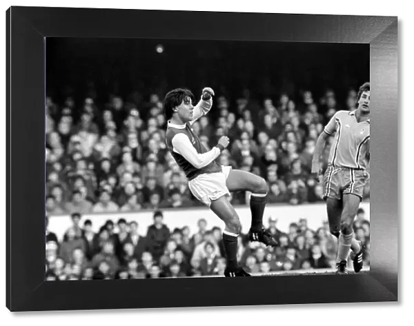 Sport: Football: Arsenal v. Coventry. Action from the match. February 1981 81-00513-076