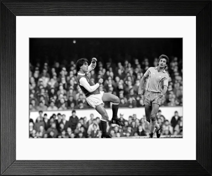 Framed Print : Sport: Football: Arsenal v. Coventry. Action from the match. February 1981 81-00513-076