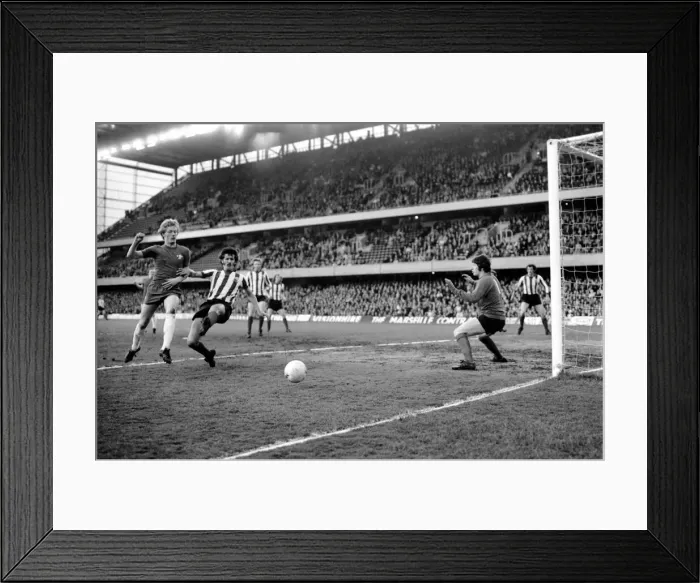 Framed Print : English League Division One match at Stamford Bridge Chelsea 1 v Sheffield United 1 Framed Print : English League Division One match at Stamford Bridge Chelsea 1 v Sheffield United 1