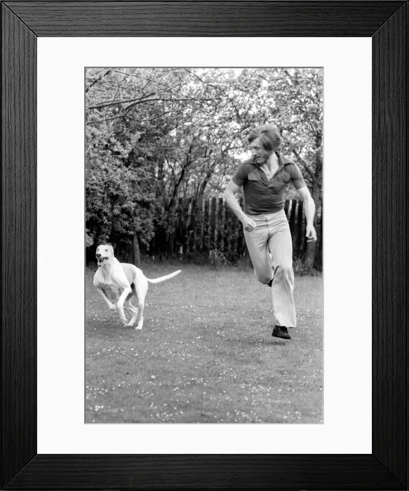 Framed Print : West Ham F. C. Skipper Billy Bonds: West Hams Skipper Billy Bonds Framed Print : West Ham F. C. Skipper Billy Bonds: West Hams Skipper Billy Bonds