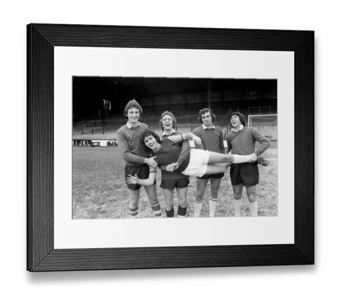 Framed Print : Singer David Essex pictured at Upton Park as he joins West Ham United for a day of