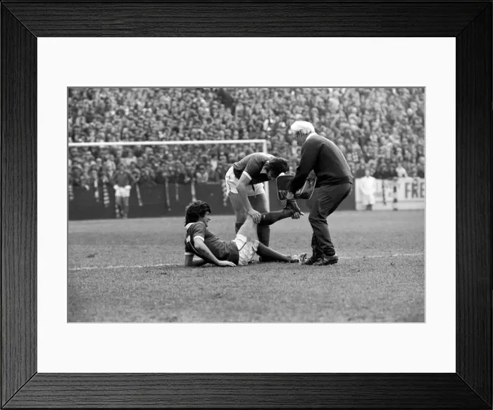 Framed Print : Football: Southampton F. C. vs. Manchester City United F. C. April 1975 75-1785-016 Framed Print : Football: Southampton F. C. vs. Manchester City United F. C. April 1975 75-1785-016