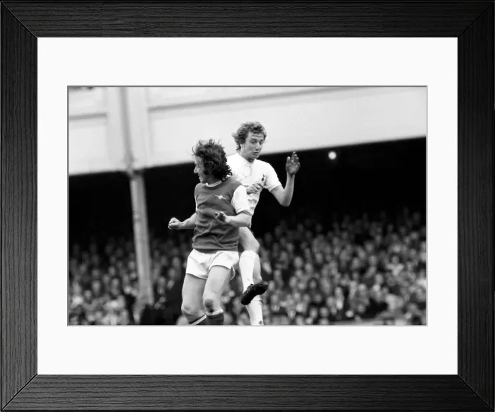 Framed Print : English League Division One match at Highbury Arsenal 1 v Tottenham Hotspur 0 Framed Print : English League Division One match at Highbury Arsenal 1 v Tottenham Hotspur 0