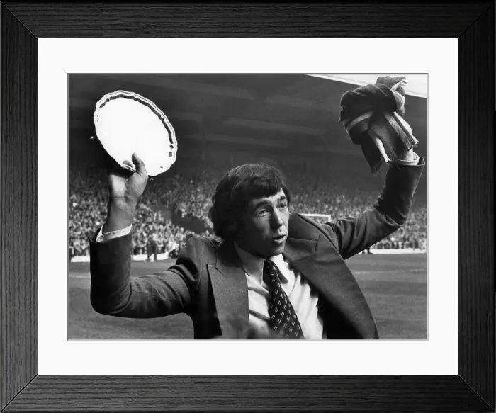 Framed Print : Former Stoke City and England Keeper Gordon Banks holds up the silver plate presented to