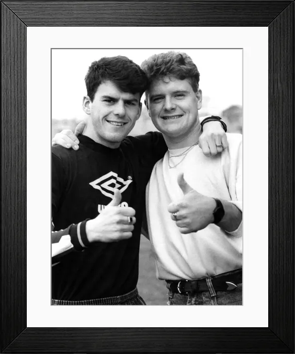 Framed Print : Darren Jackson (left) Paul Gascoigne (right) of Newcastle United Football Club