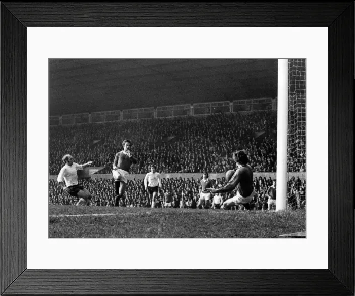 Framed Print : Ralph Coats scores for Spurs against Manchester United. March 1974 P008129 Framed Print : Ralph Coats scores for Spurs against Manchester United. March 1974 P008129