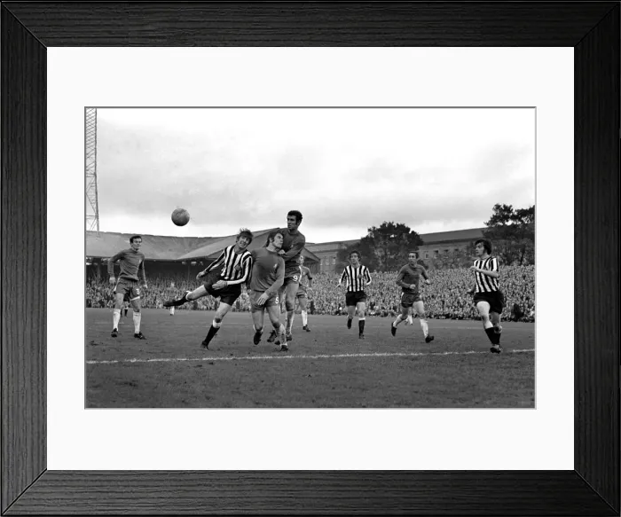 Framed Print : Sport: Football: Newcastle United v. Chelsea. Wynn Davies, Ncle
