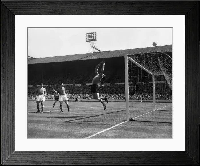 Framed Print : International football match at Wembley Stadium England 2 v Italy 2 Framed Print : International football match at Wembley Stadium England 2 v Italy 2