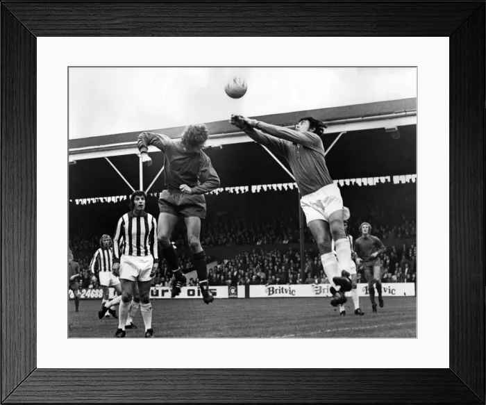 Framed Print : Stoke v. Newcastle United, League Division One match, Gordon Banks goes up to fist clear