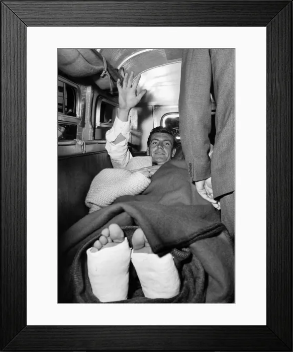 Framed Print : Injured Fulham footballer Johnny Haynes gives a wave. August 1962 P005599 Framed Print : Injured Fulham footballer Johnny Haynes gives a wave. August 1962 P005599