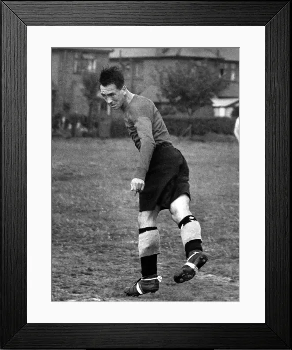 Framed Print : Manchester City footballer. William Jones. August 1949 P008046