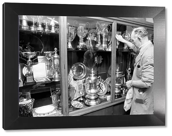 Sport  /  football  /  F. A. Cup  /  Trophy. F. A. Cup gets final polish. January 1971 71-00163-004