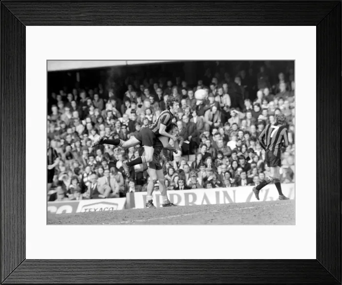 Framed Print : Sport Football Division One Chelsea v Manchester City 1974  /  75 Season