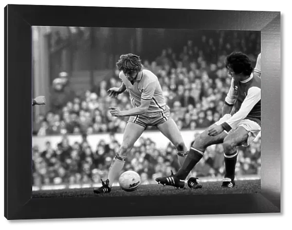 Sport: Football: Arsenal v. Coventry. Action from the match. February 1981 81-00513-023