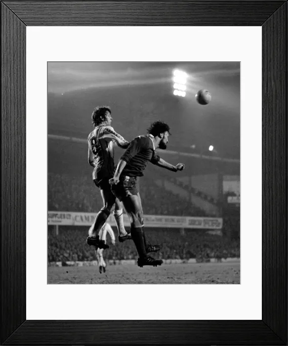 Framed Print : English FA Cup match at The Dell Southampton 1 v Chelsea 1