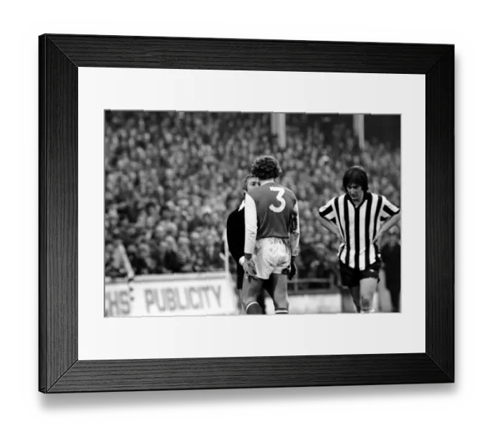 Framed Print : English FA Cup Third round match. Notts County 0 v Arsenal 1