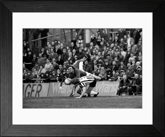 Framed Print : English FA Cup Third round match. Notts County 0 v Arsenal 1 Framed Print : English FA Cup Third round match. Notts County 0 v Arsenal 1