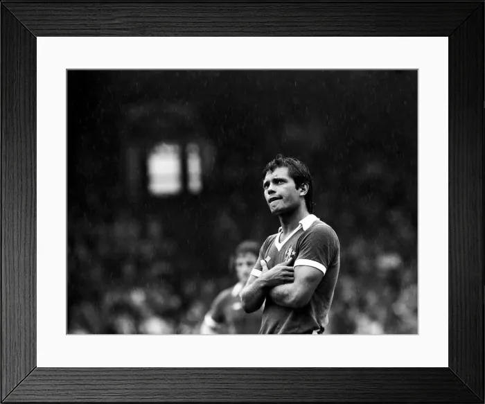 Framed Print : English League Division Two match at Craven Cottage Fulham 3 v Chelsea 1 Ray