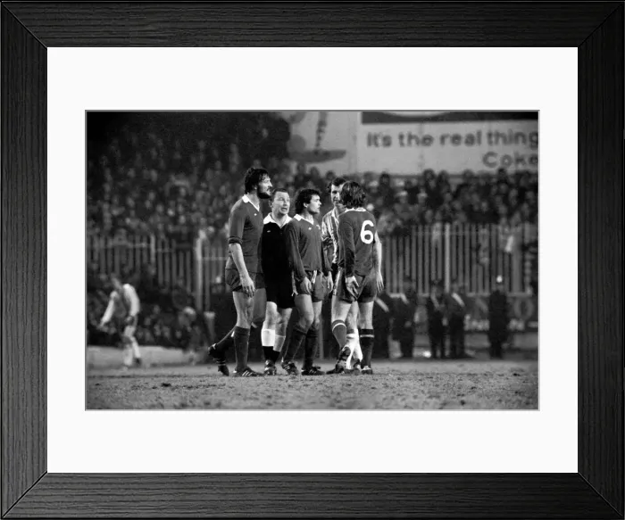 Framed Print : English FA Cup match at The Dell Southampton 1 v Chelsea 1 Framed Print : English FA Cup match at The Dell Southampton 1 v Chelsea 1