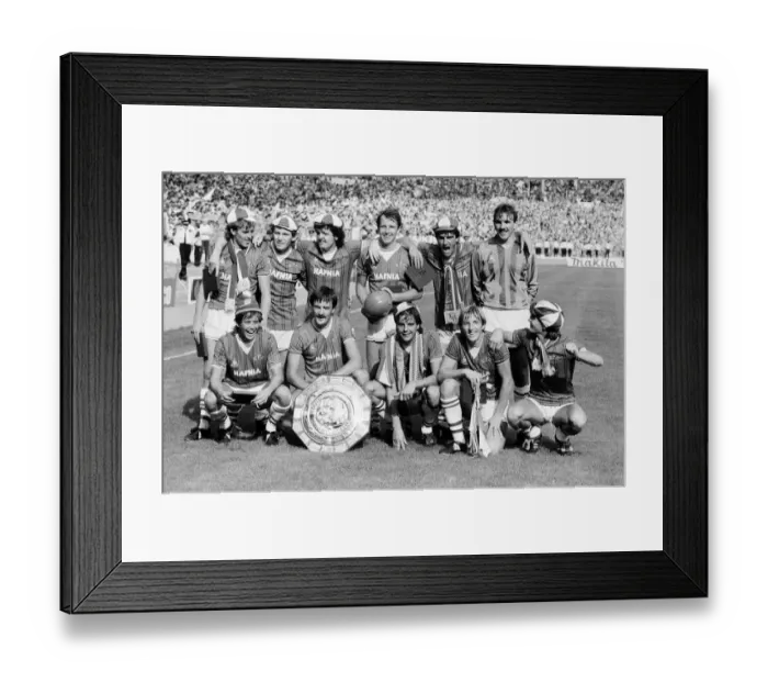 Framed Print : Charity Shield football match at Wembley Stadium. Liverpool 0 v 1 Everton Framed Print : Charity Shield football match at Wembley Stadium. Liverpool 0 v 1 Everton