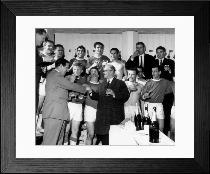 Framed Print : Everton celebrate in the Goodison Park dressing room after winning the League Framed Print : Everton celebrate in the Goodison Park dressing room after winning the League