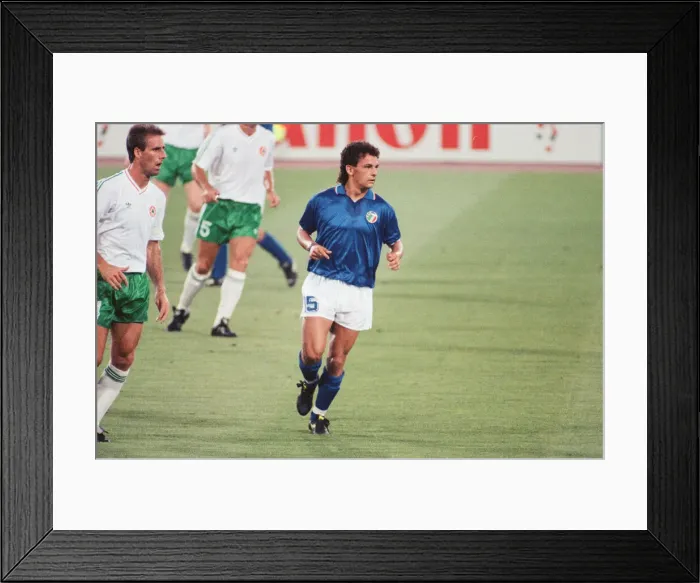 Framed Print : 1990 World Cup Quarter Final match in Rome, Italy. Italy 1 v Republic of Ireland 0 Framed Print : 1990 World Cup Quarter Final match in Rome, Italy. Italy 1 v Republic of Ireland 0