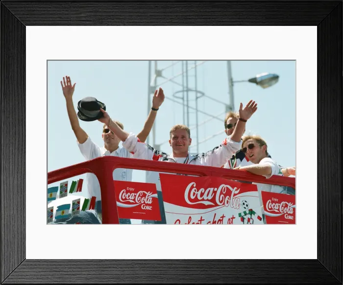 Framed Print : The England football team arrive at Luton airport after returning from the World Cup Framed Print : The England football team arrive at Luton airport after returning from the World Cup