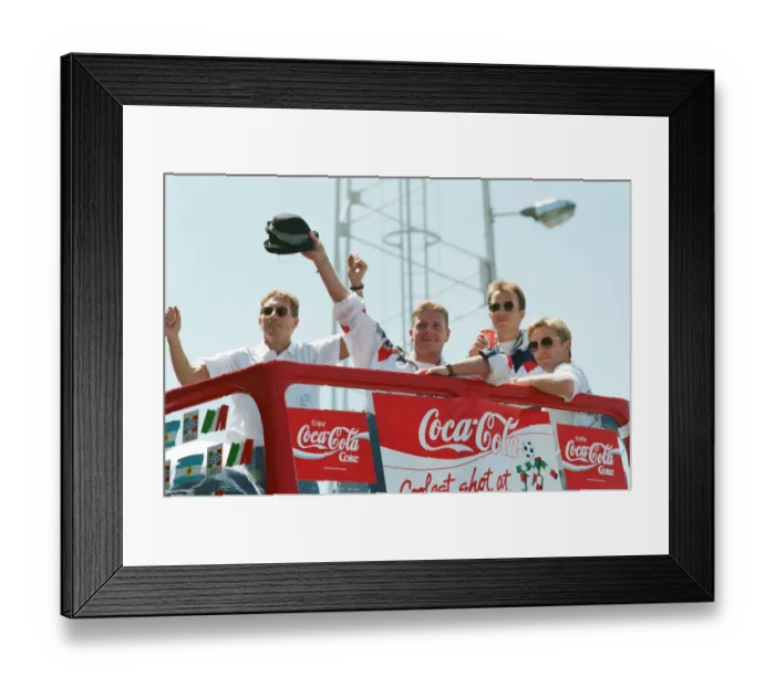 Framed Print : The England football team arrive at Luton airport after returning from the World Cup Framed Print : The England football team arrive at Luton airport after returning from the World Cup