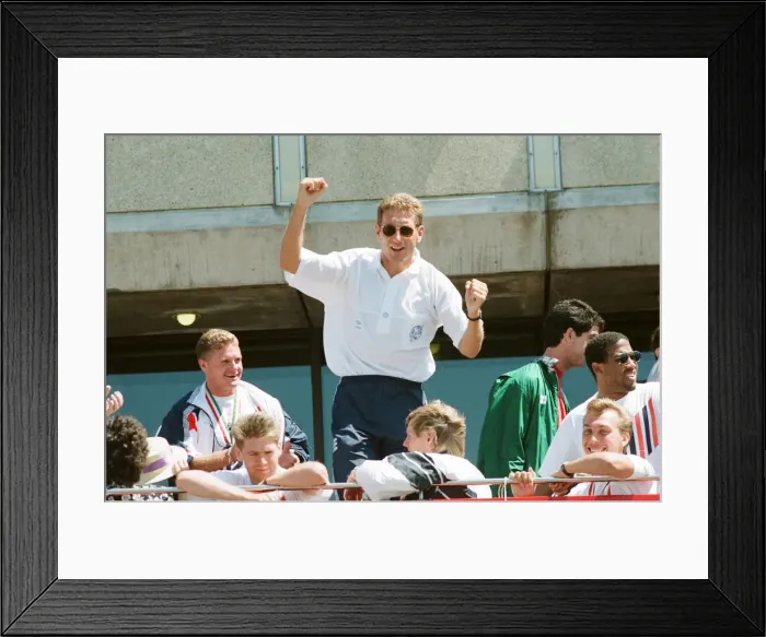 Framed Print : The England football team arrive at Luton airport after returning from the World Cup Framed Print : The England football team arrive at Luton airport after returning from the World Cup