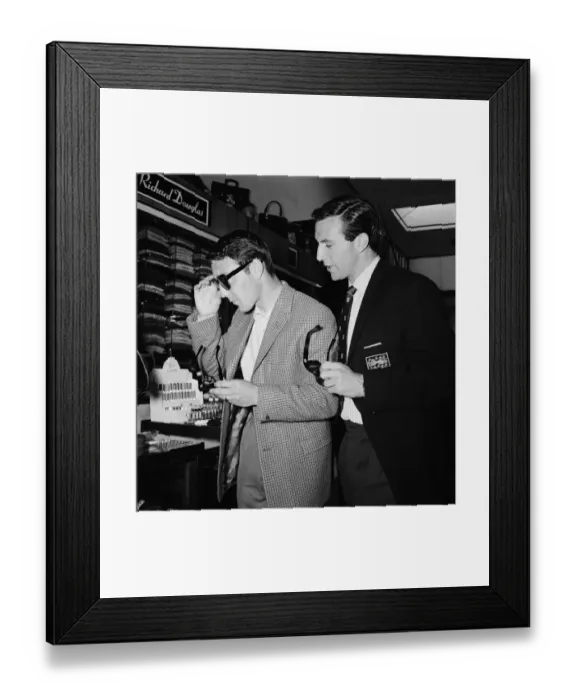 Framed Print : The England football team at London Airport before their flight to Santiago