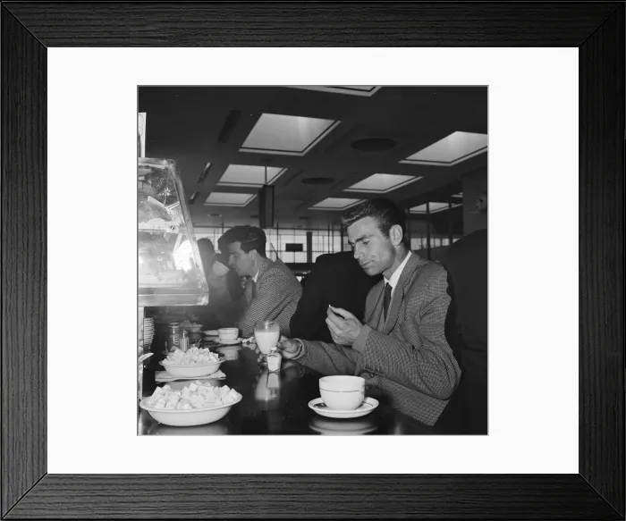 Framed Print : The England football team at London Airport before their flight to Santiago Framed Print : The England football team at London Airport before their flight to Santiago