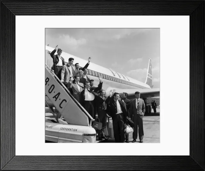 Framed Print : The England football team at London Airport before their flight to Santiago Framed Print : The England football team at London Airport before their flight to Santiago