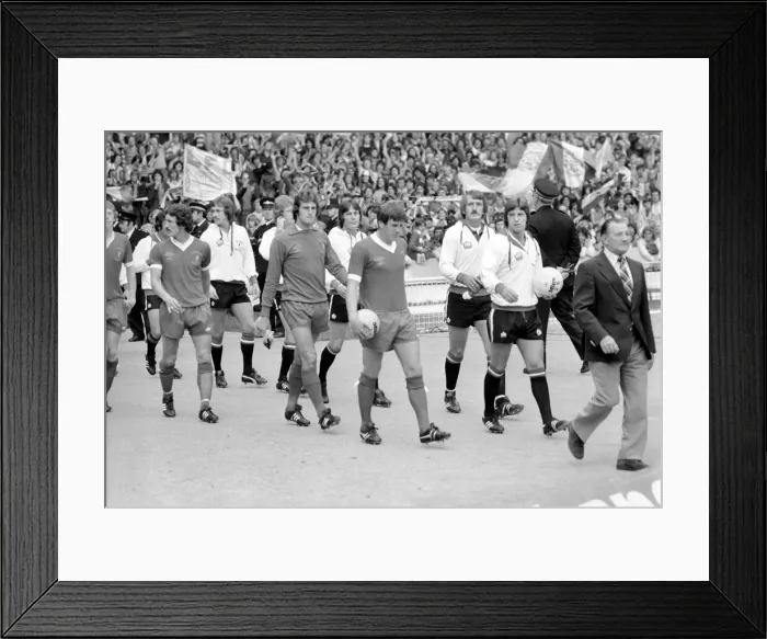 Framed Print : Charity Shield: Manchester United v. Liverpool F. C. August 1977 77-04358-070 Framed Print : Charity Shield: Manchester United v. Liverpool F. C. August 1977 77-04358-070