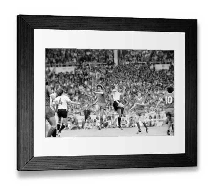 Framed Print : Charity Shield: Manchester United v. Liverpool F. C. August 1977 77-04358-061 Framed Print : Charity Shield: Manchester United v. Liverpool F. C. August 1977 77-04358-061