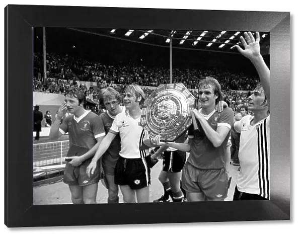 Charity Shield: Manchester United v. Liverpool F. C. August 1977 77-04358-053