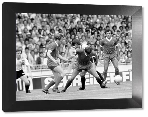 Charity Shield: Manchester United v. Liverpool F. C. August 1977 77-04358-062