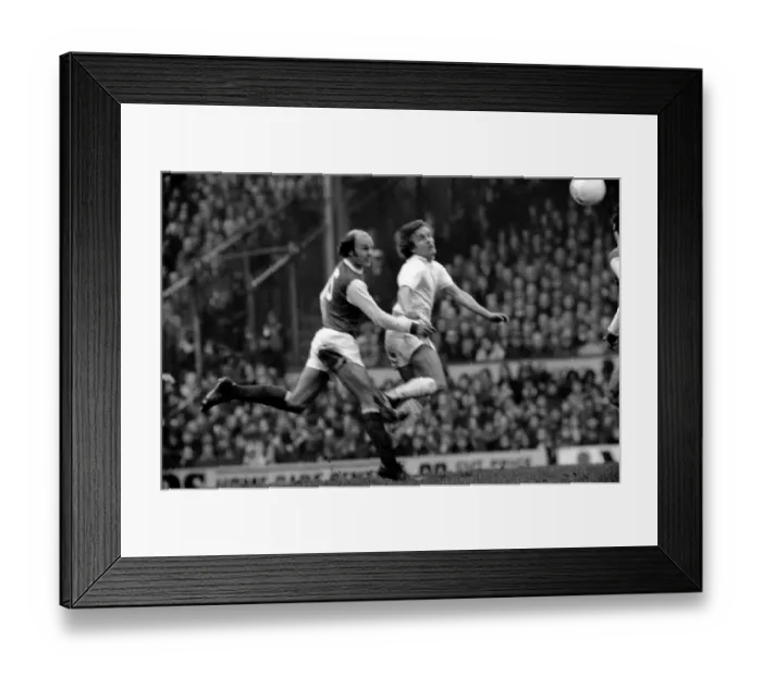 Framed Print : Sport Division One Football Arsenal v. West Ham 1974  /  75 Season